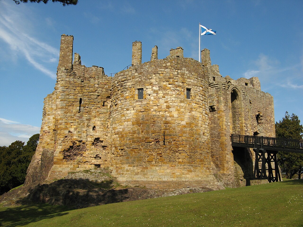 Dirleton Castle — United Kingdom of Great Britain and Northern Ireland castle
