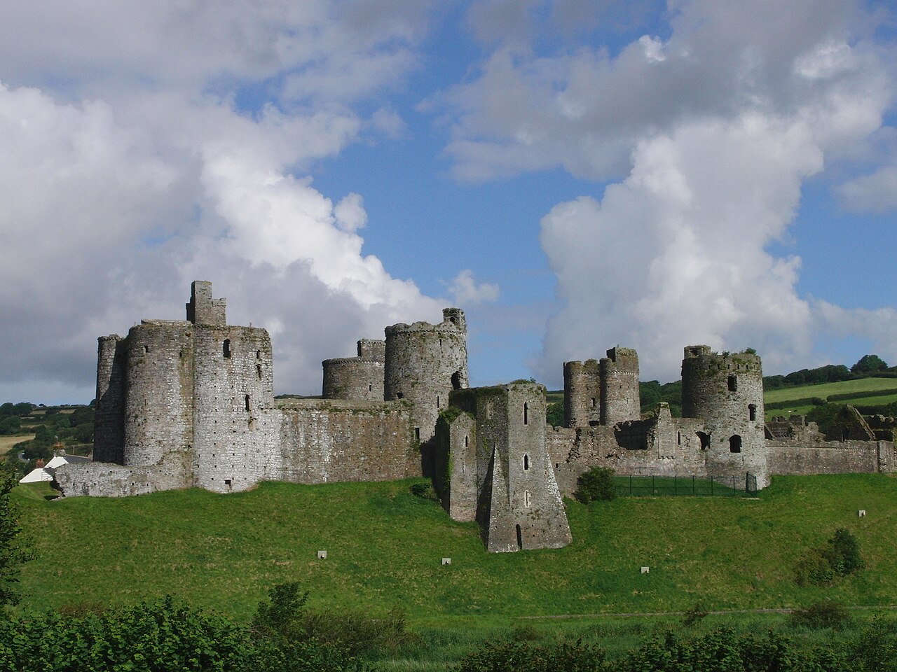 Kidwelly Castle — United Kingdom of Great Britain and Northern Ireland castle
