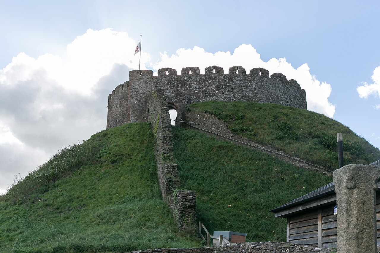 Totnes Castle — United Kingdom of Great Britain and Northern Ireland castle