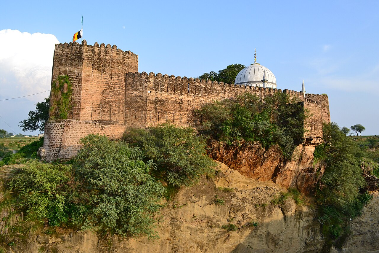 Sangni Fort — Pakistan castle