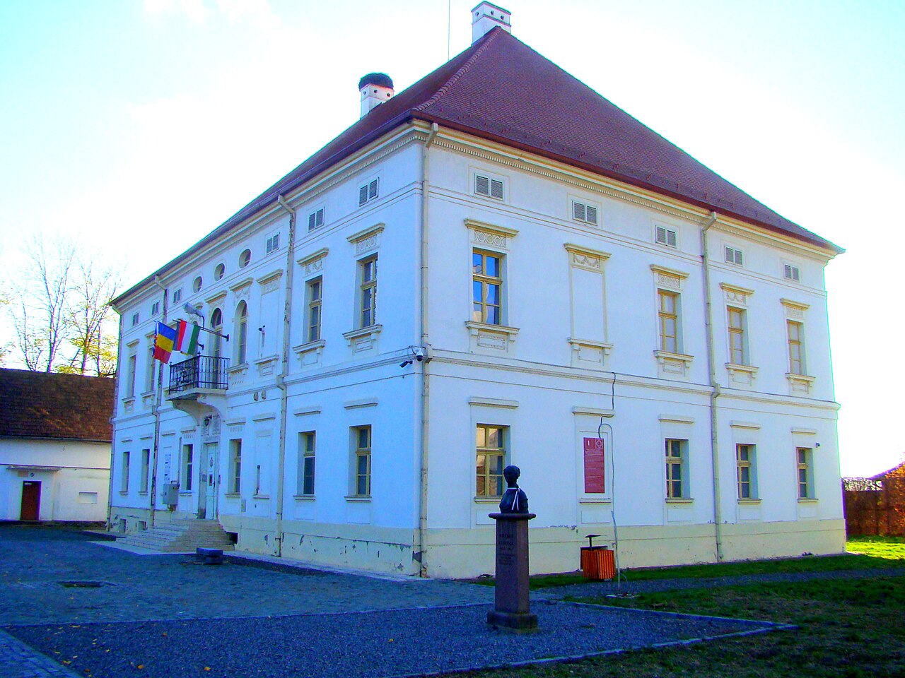 Rhédey Mansion, Sângeorgiu de Pădure — Romania castle