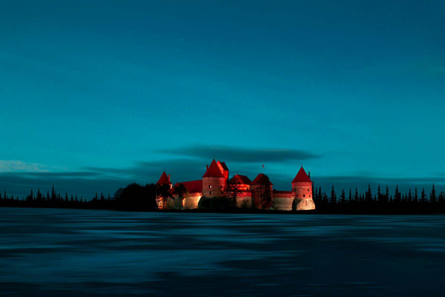 Photo by David Skyrius