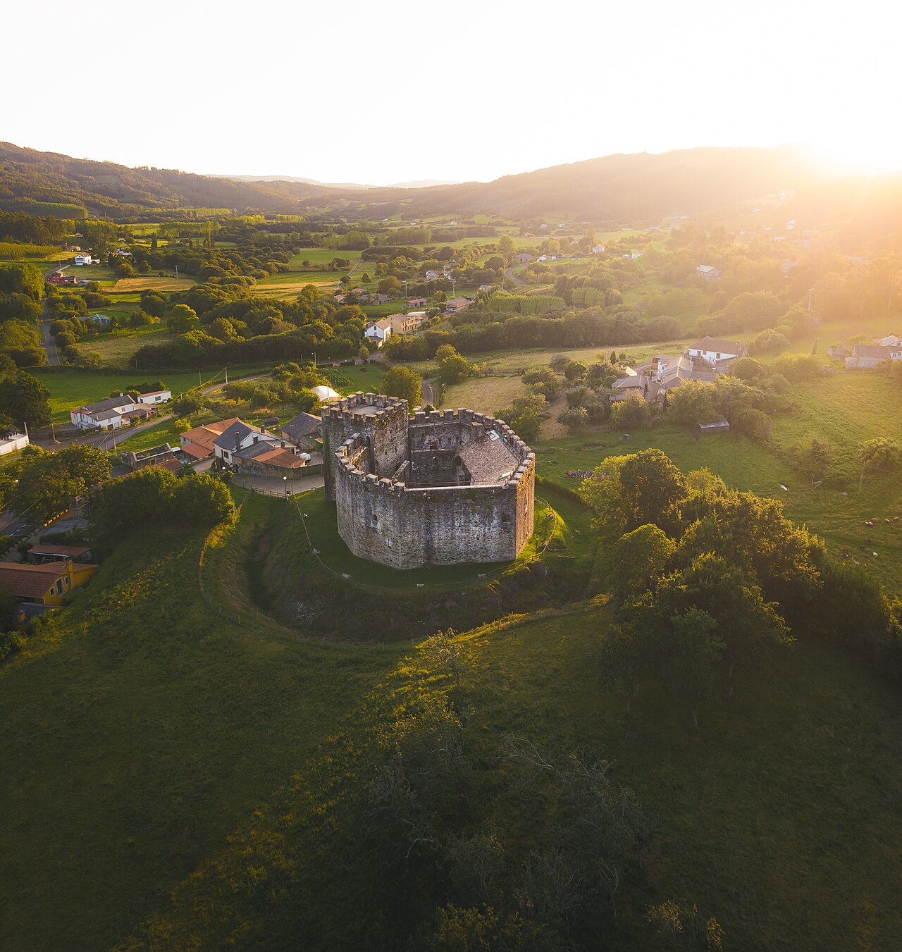 Moeche Castle — Spain castle