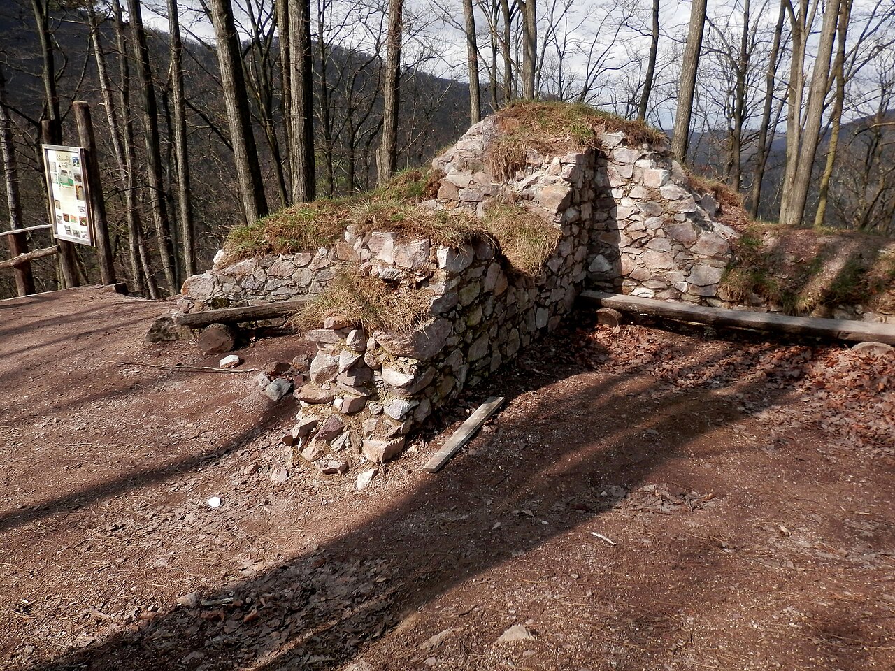 Obišovský hrad — Slovakia castle