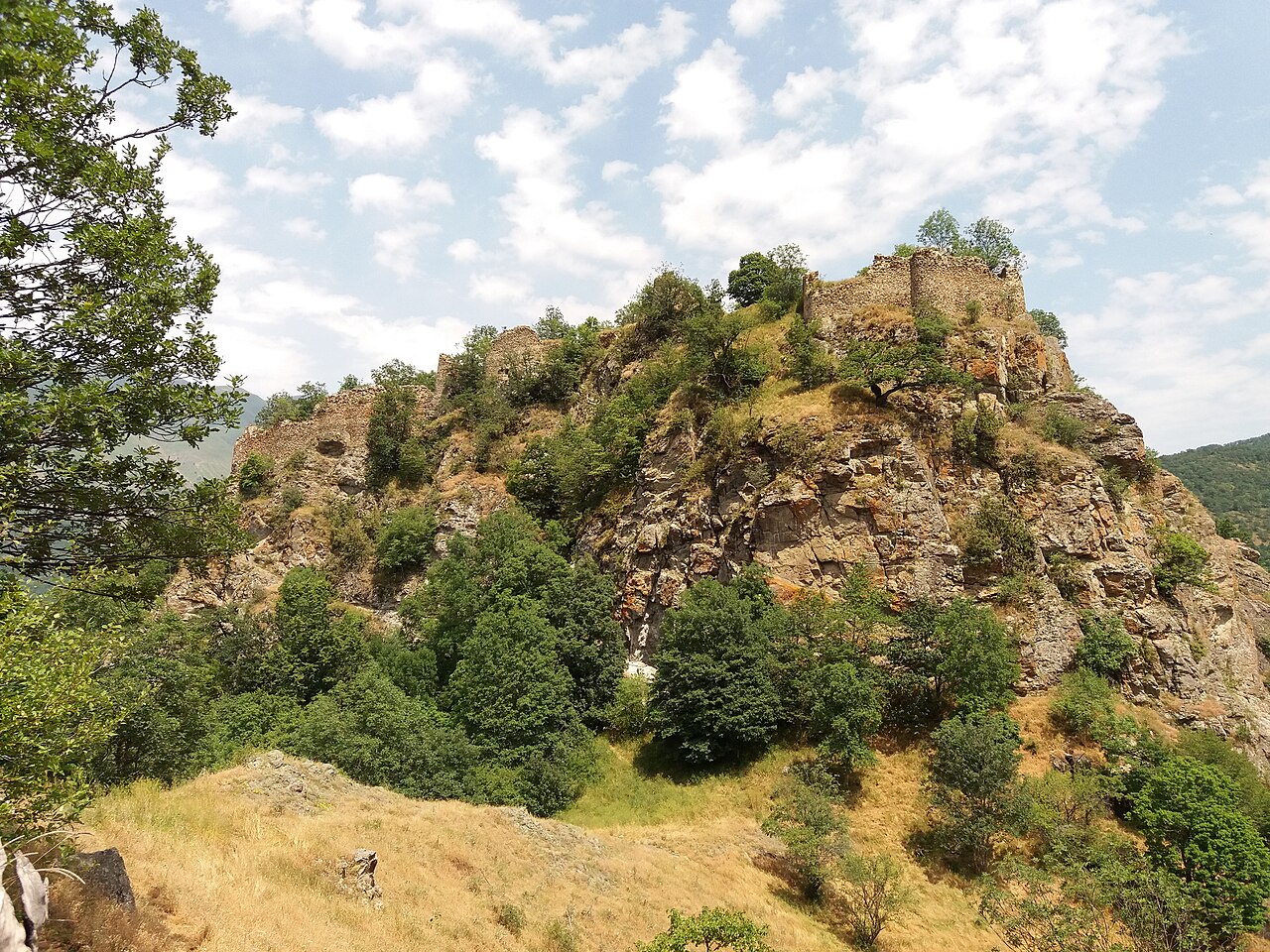 Handaberd — Azerbaijan castle
