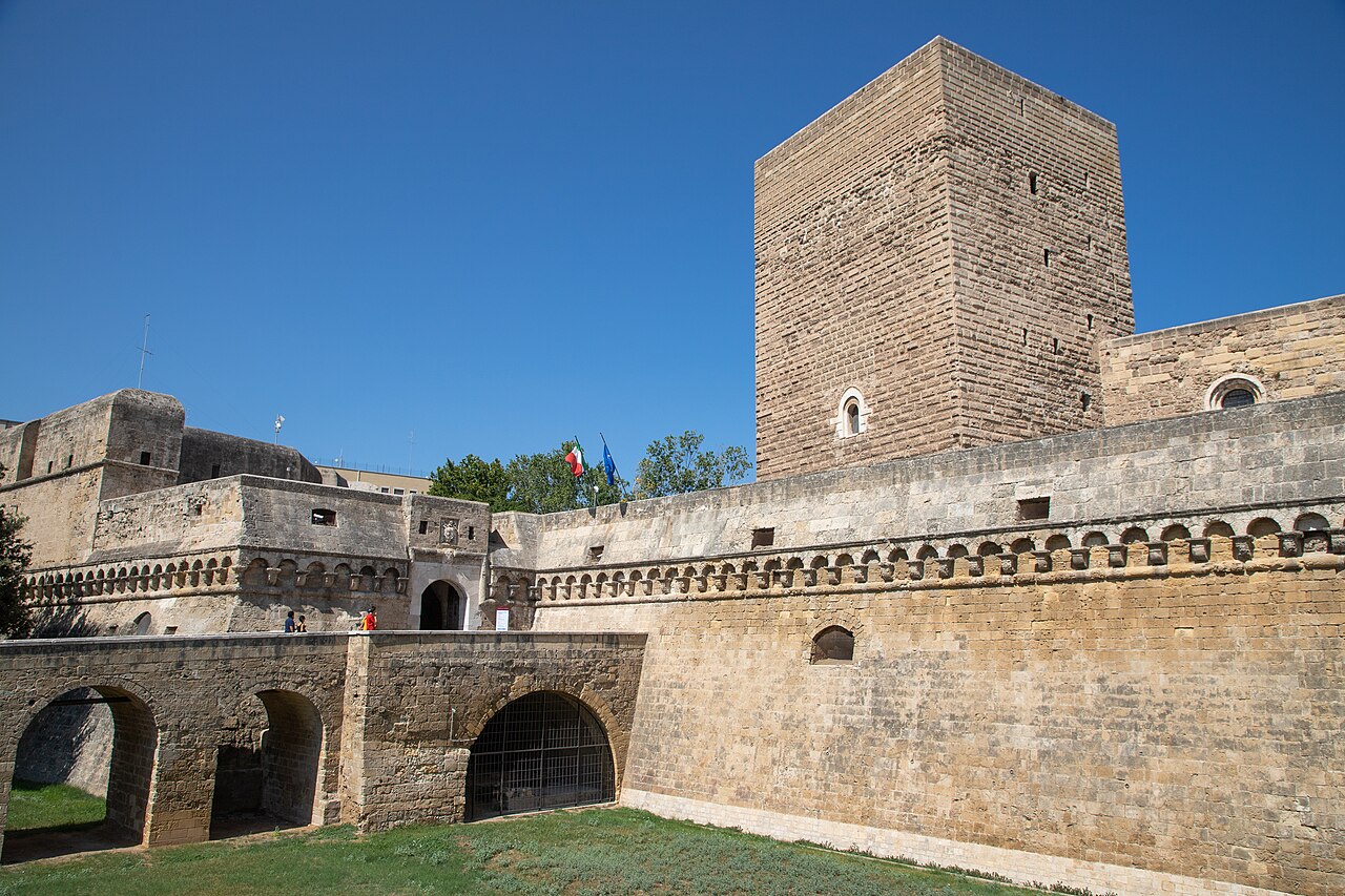 Bari Svevo Castle — Italy castle