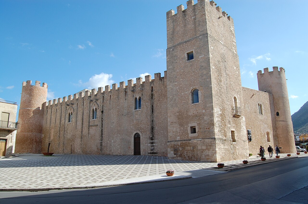 Castle of the Counts of Modica — Italy castle