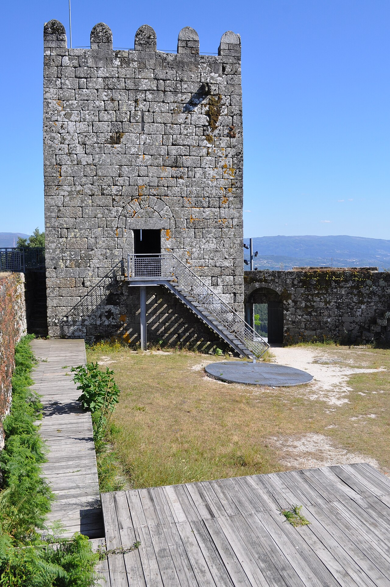 Arnóia Castle — Portugal castle