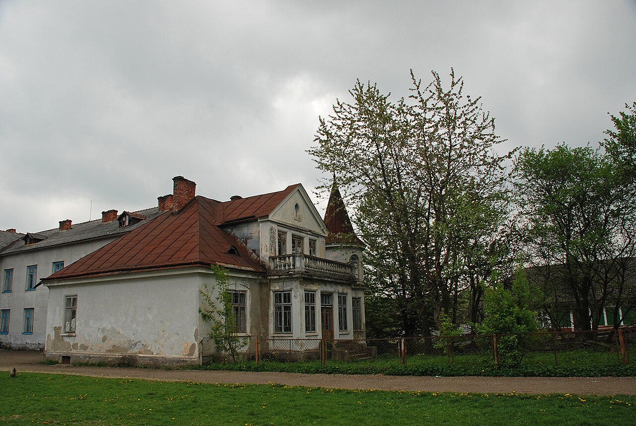 Laszki Murowane Castle — Ukraine castle