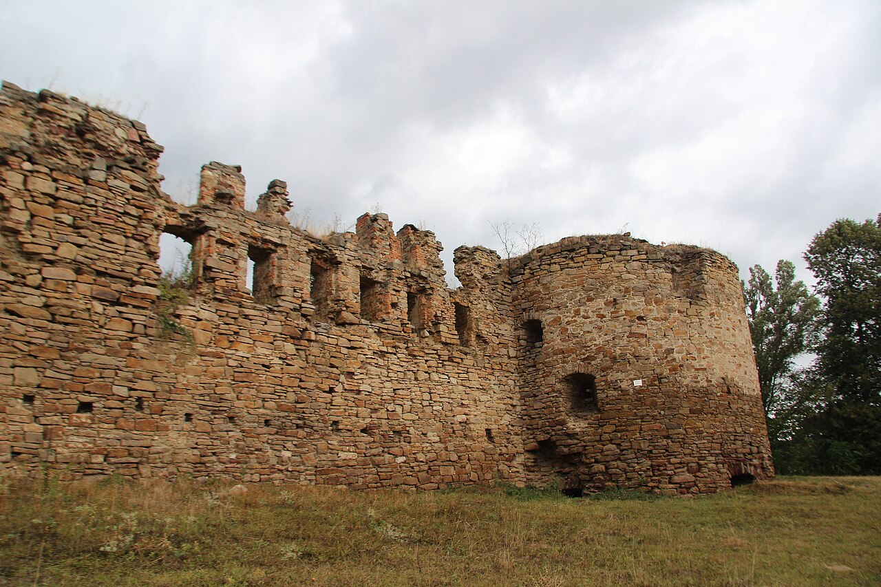 Mykulyntsi Castle — Ukraine castle