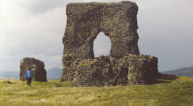 Dunnideer Castle Ruins — United Kingdom of Great Britain and Northern Ireland castle