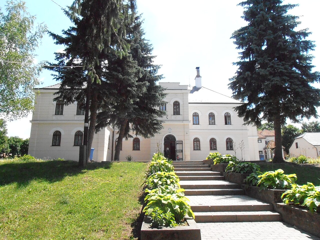 Rákóczi Mansion, Felsővadász — Hungary castle