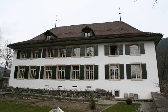 Blankenburg Castle with castle barn — Switzerland castle