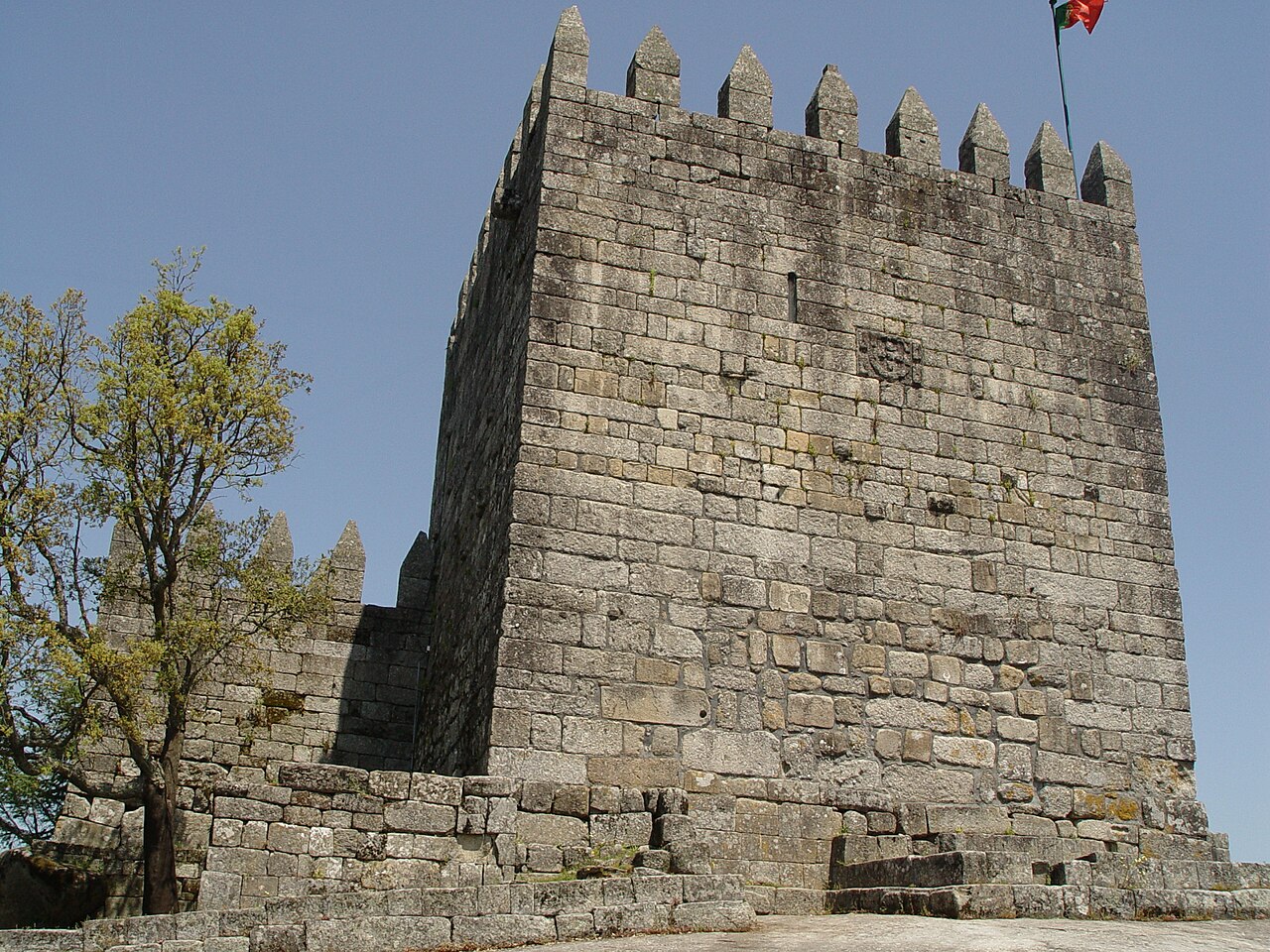 Lanhoso Castle — Portugal castle