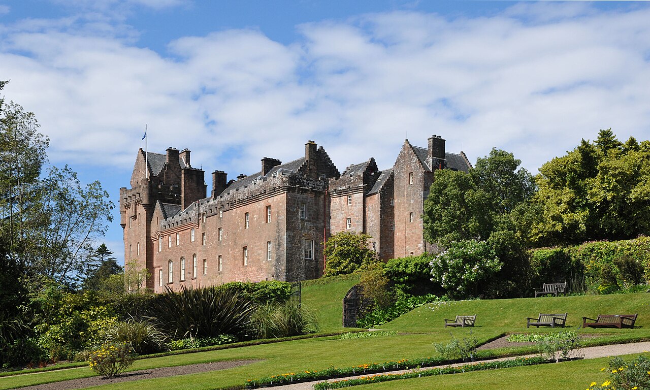 Brodick Castle — United Kingdom of Great Britain and Northern Ireland castle