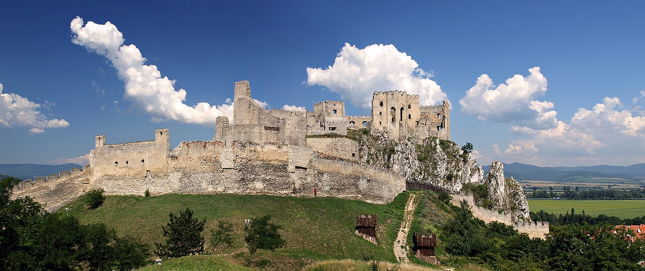 Beckov Castle — Slovakia castle