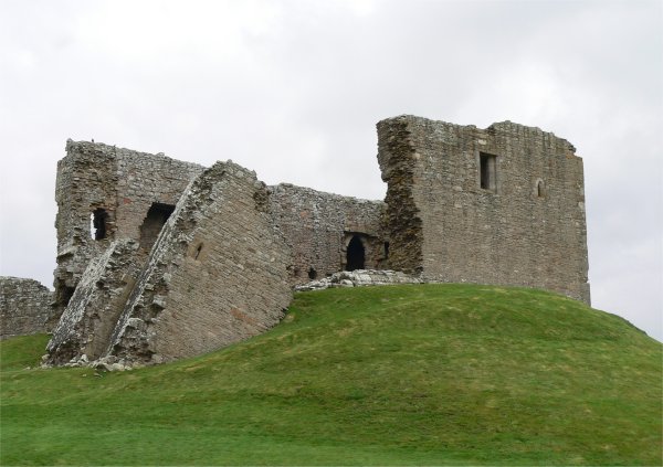 Duffus Castle — United Kingdom of Great Britain and Northern Ireland castle