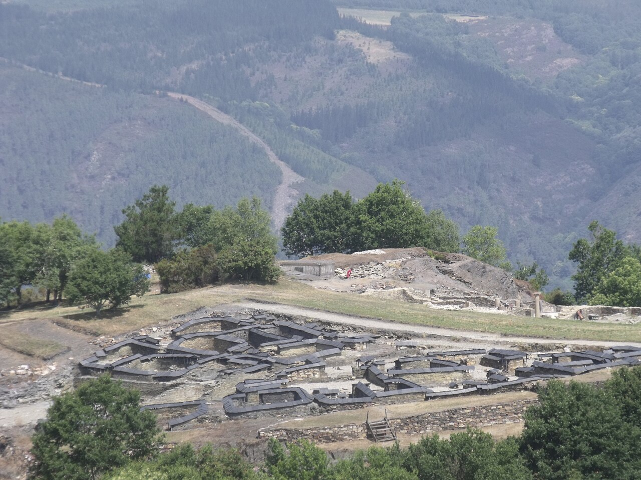 Chao Samartín — Spain castle