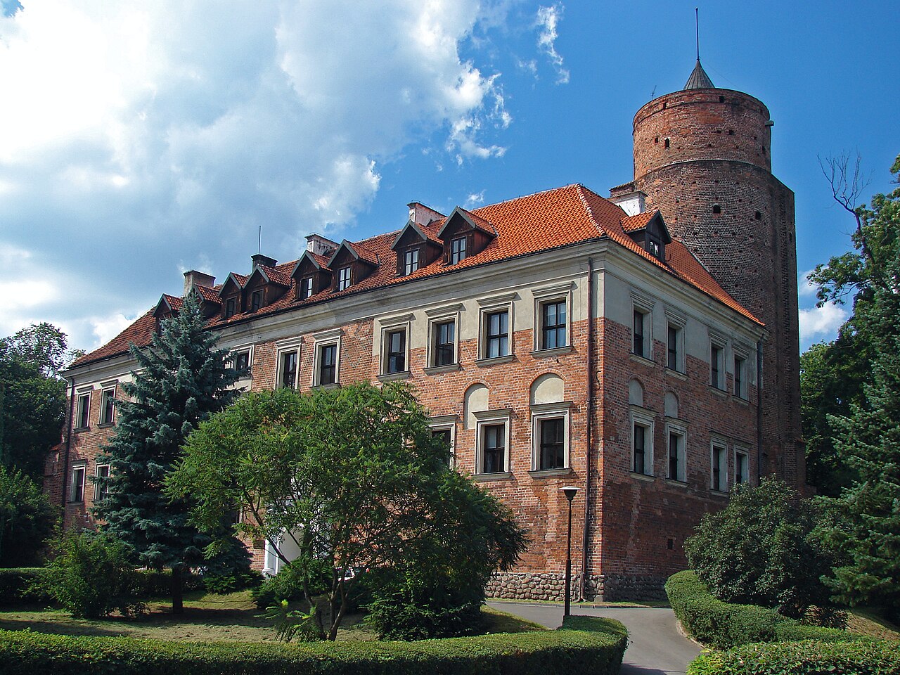 Uniejów — Poland castle