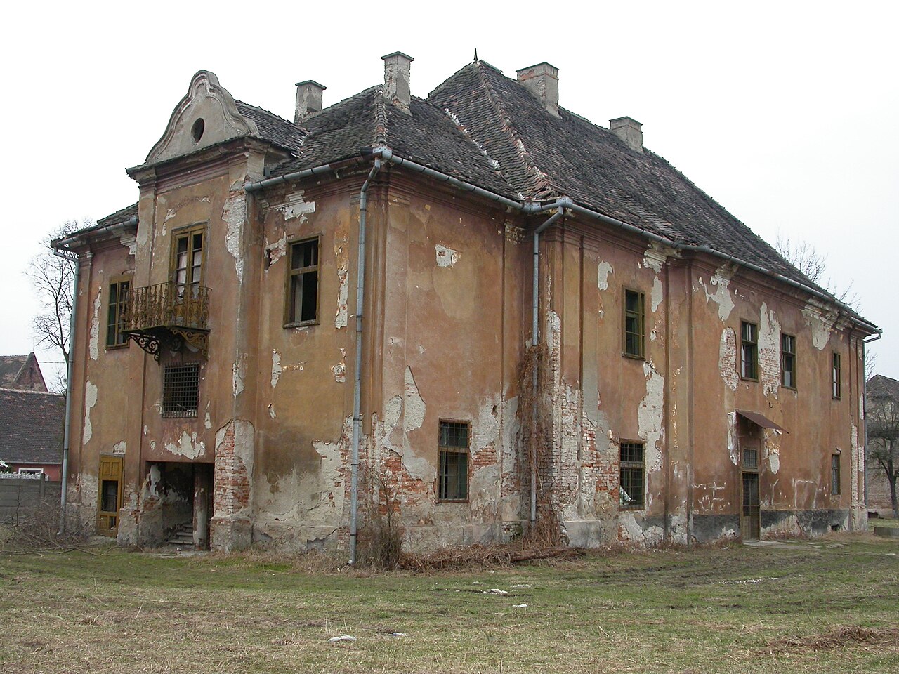 Brukenthal castle in Micăsasa — Romania castle