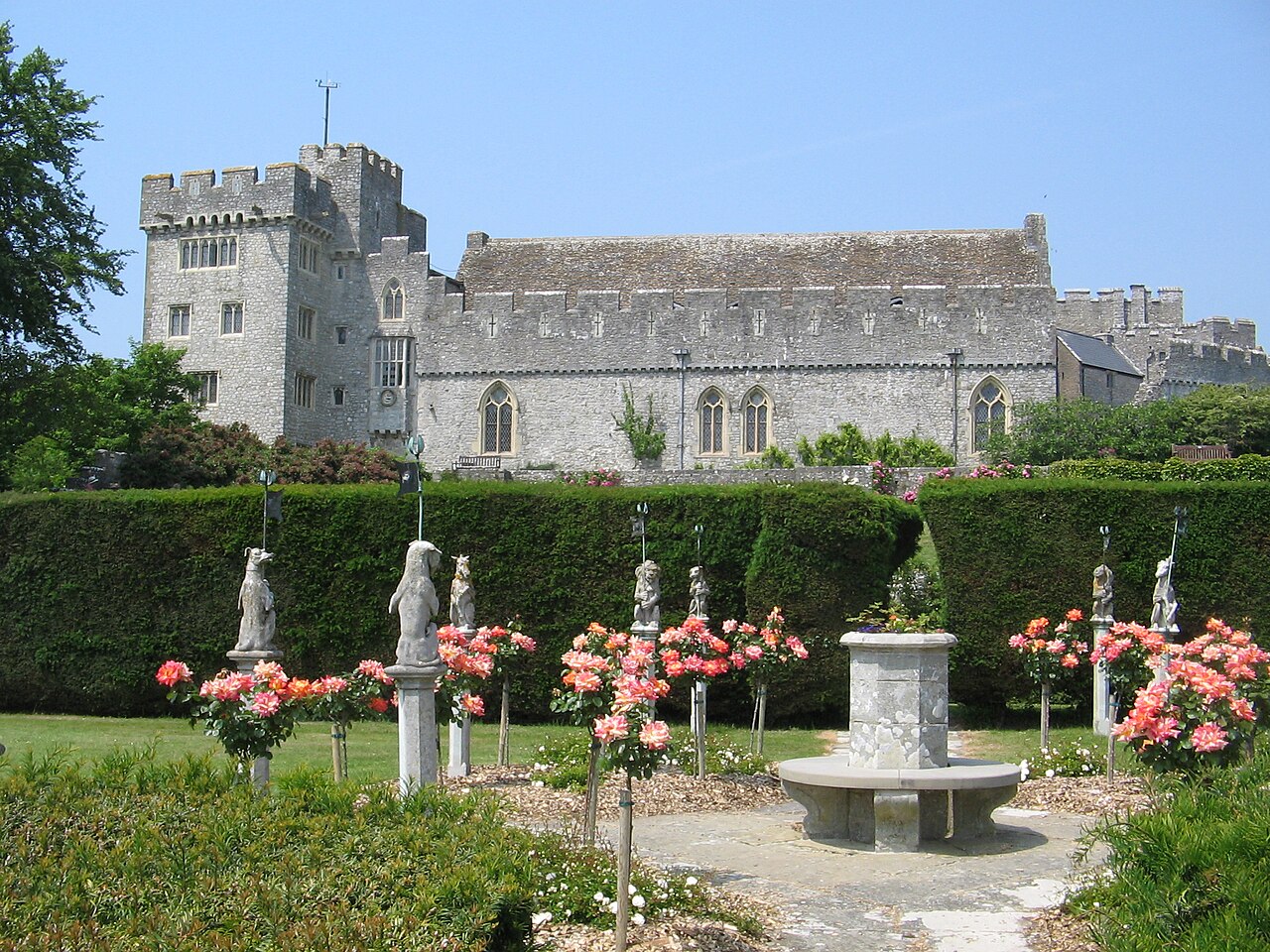 St Donat's Castle — United Kingdom of Great Britain and Northern Ireland castle
