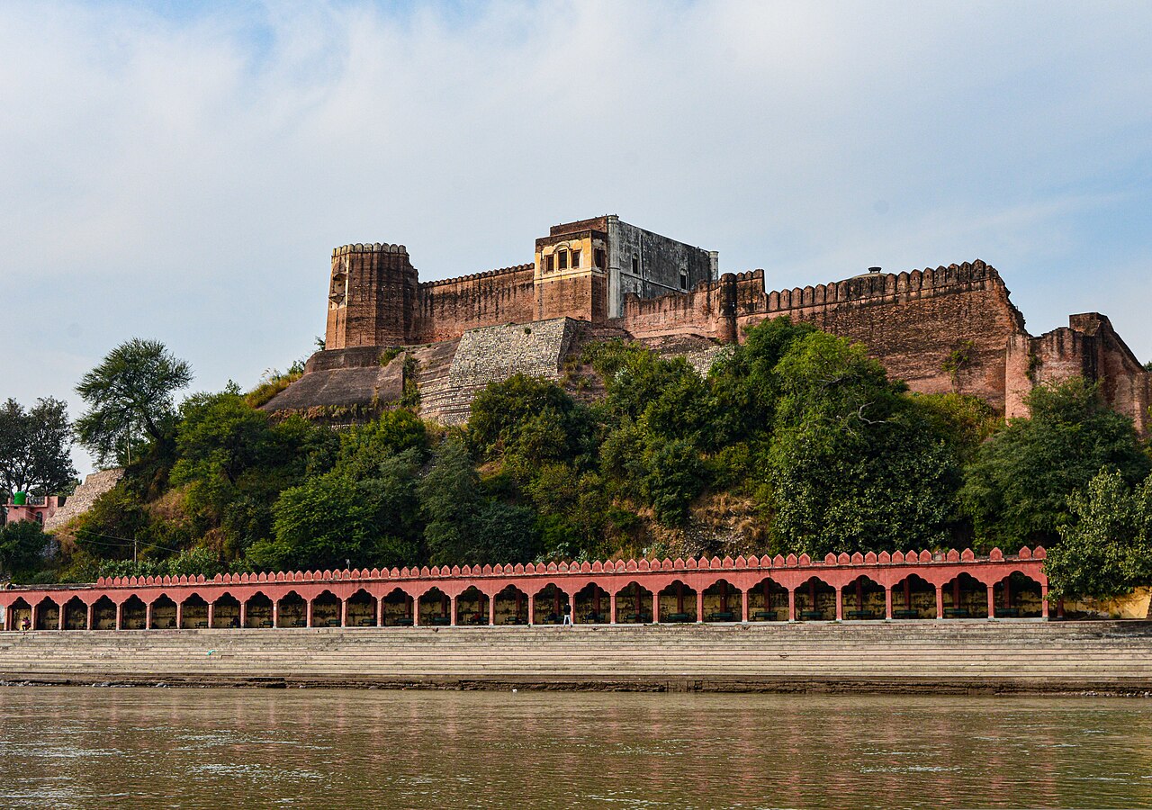 Akhnoor Fort — India castle