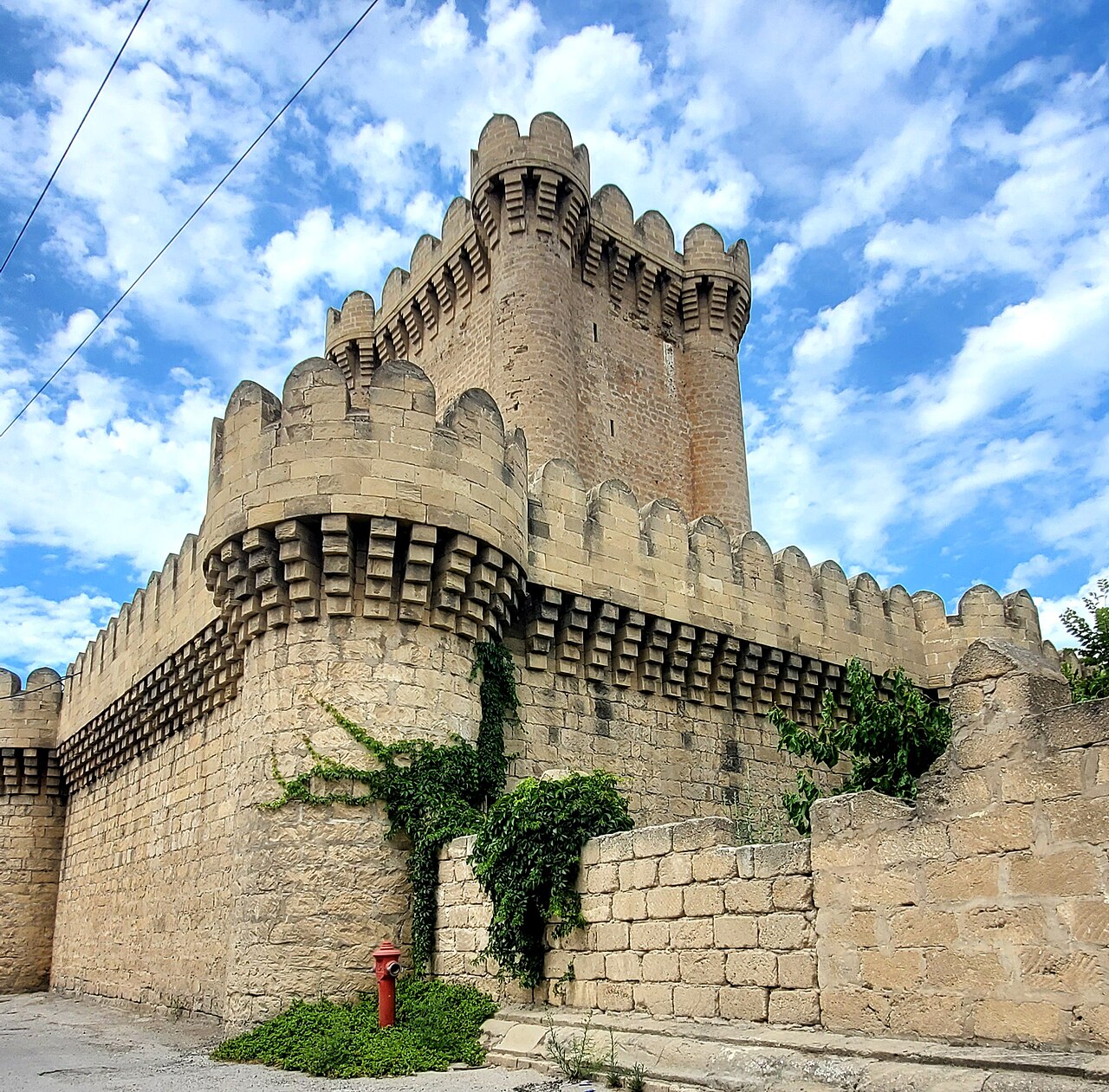 Quadrangular castle — Azerbaijan castle