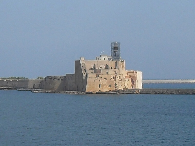 Alfonsino Castle — Italy castle