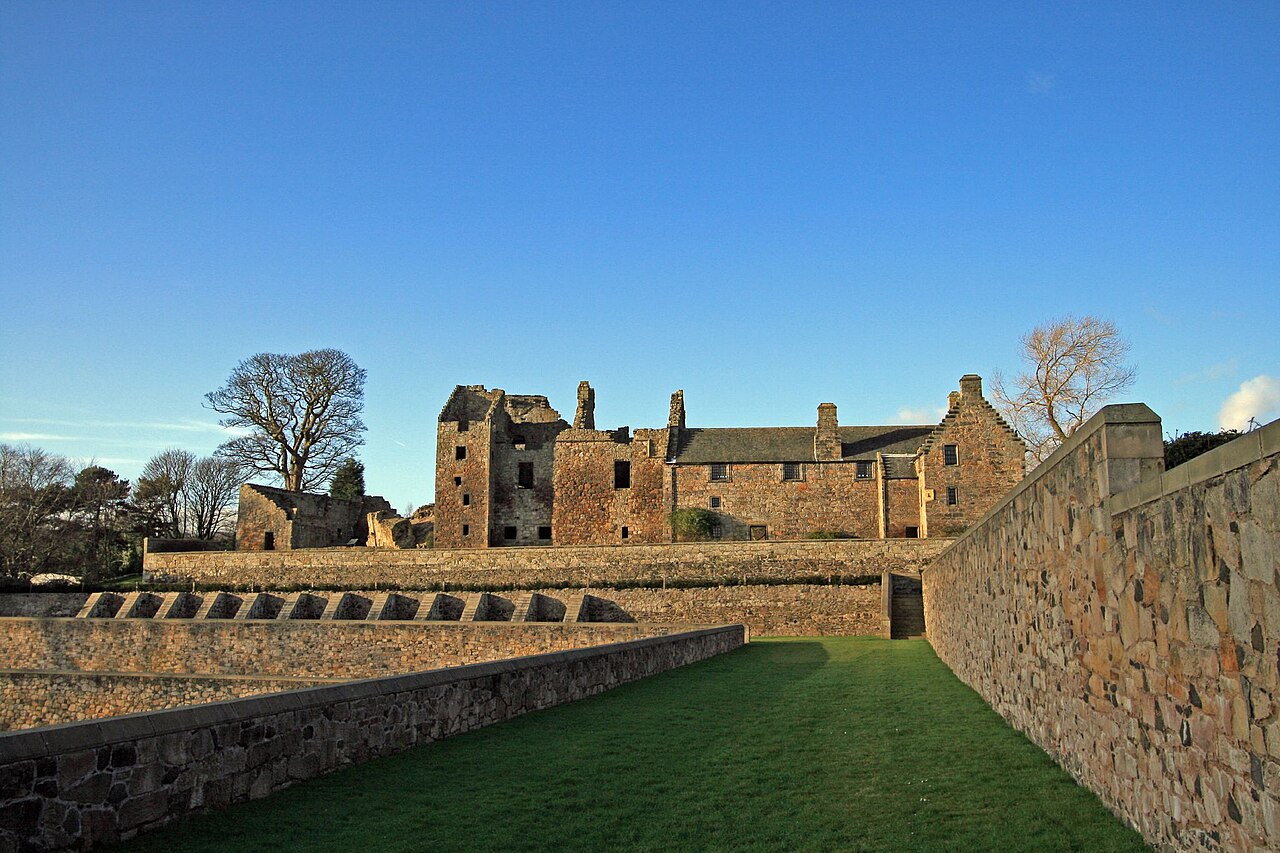 Aberdour Castle — United Kingdom of Great Britain and Northern Ireland castle