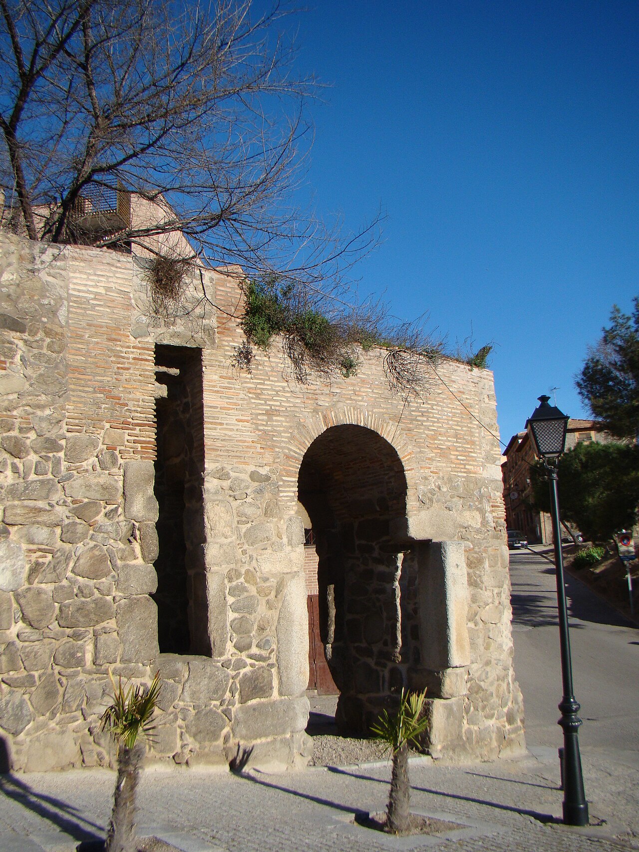 Puerta de los Doce Cantos — Spain castle