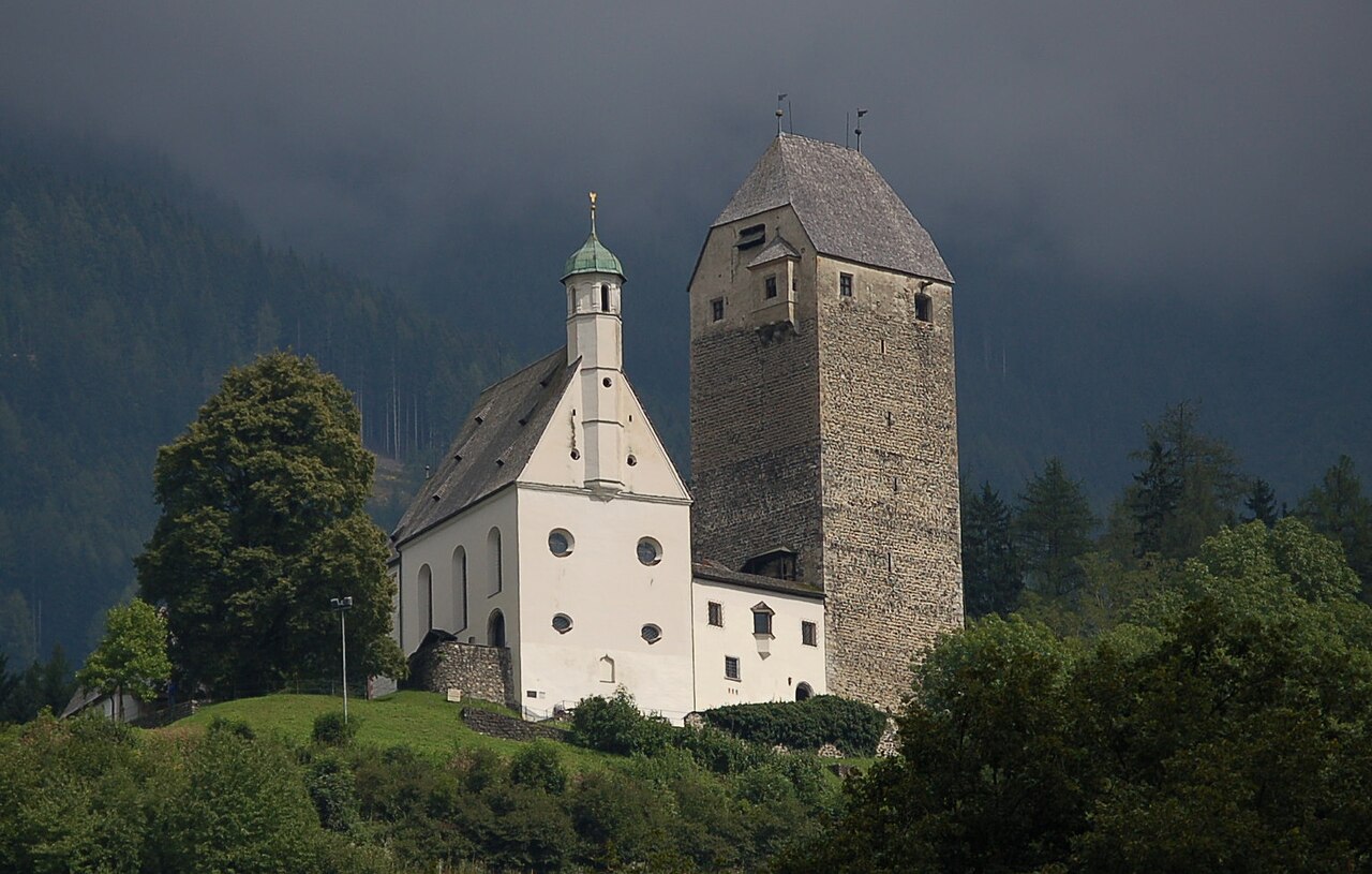 Burg Freundsberg — Austria castle