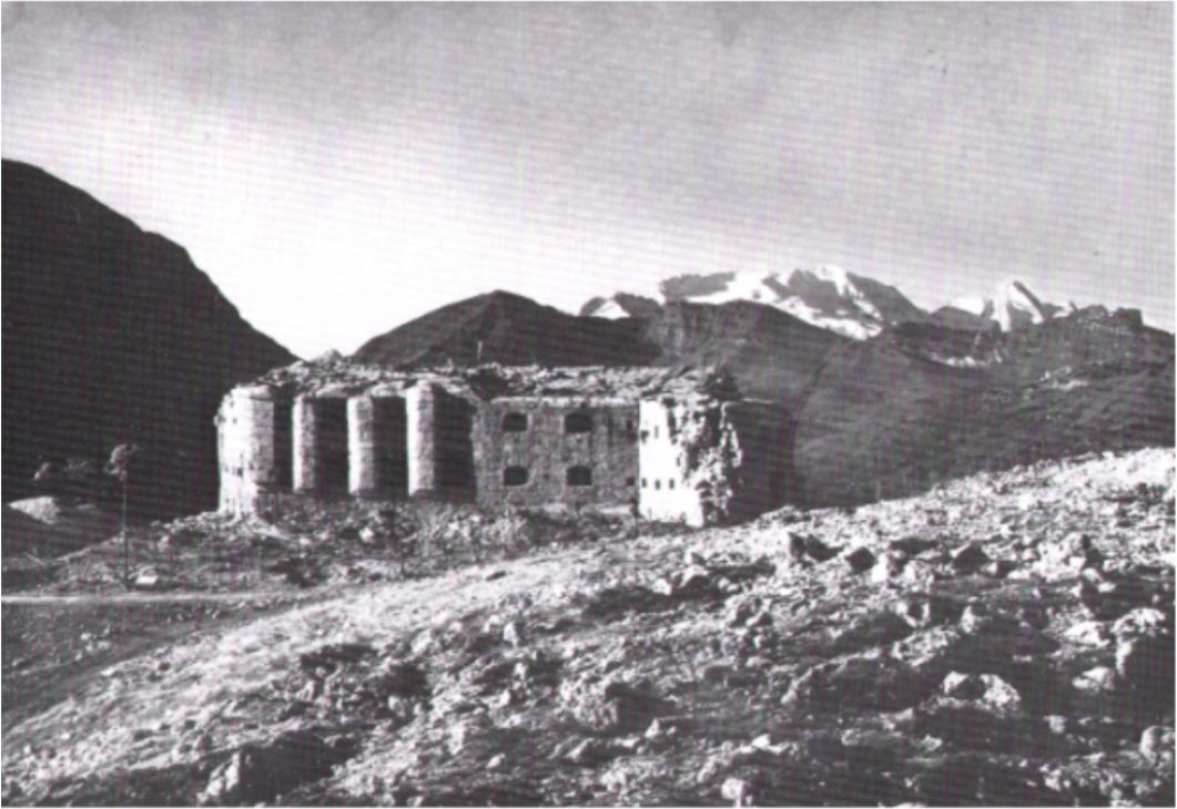 Forte Tre Sassi — Italy castle