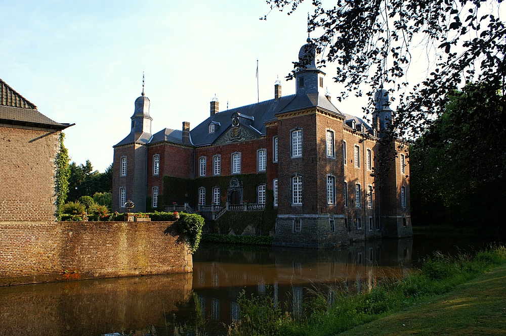 Hillenraad Castle — Netherlands castle