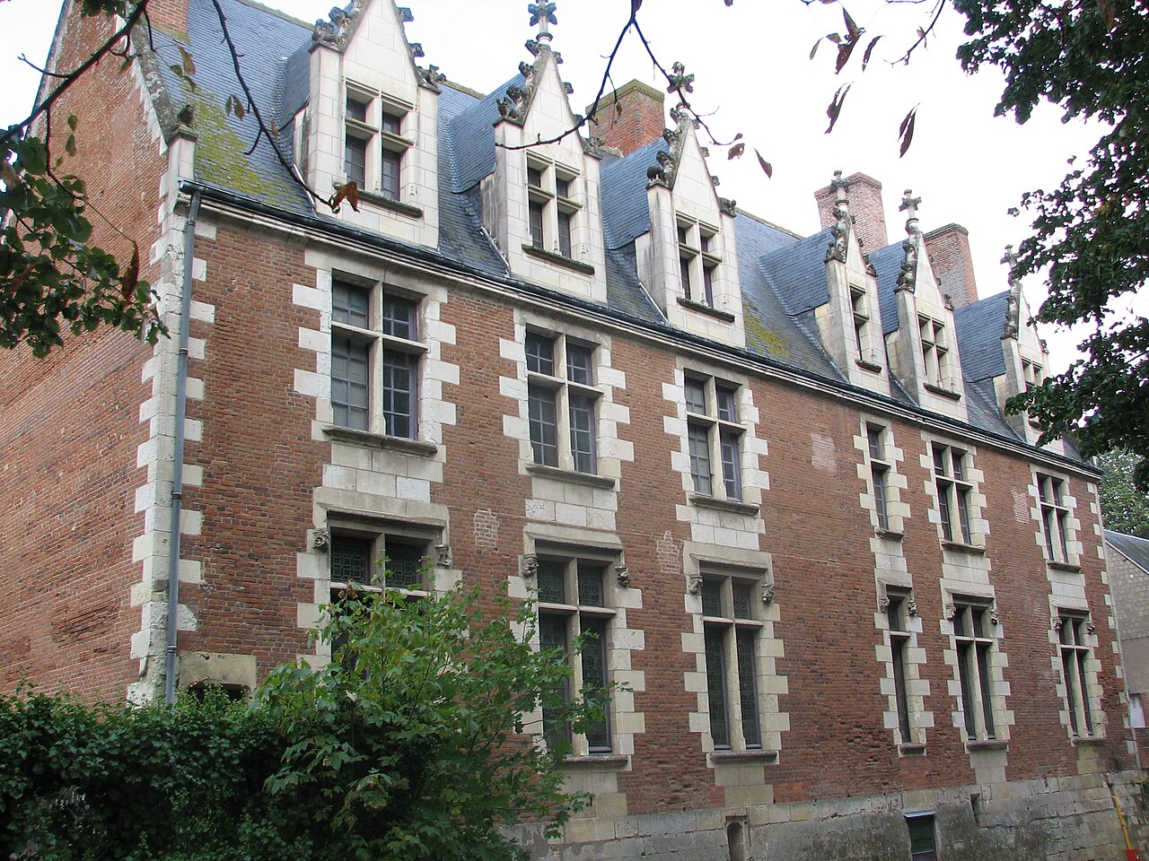 Château de Plessis-lez-Tours — France castle