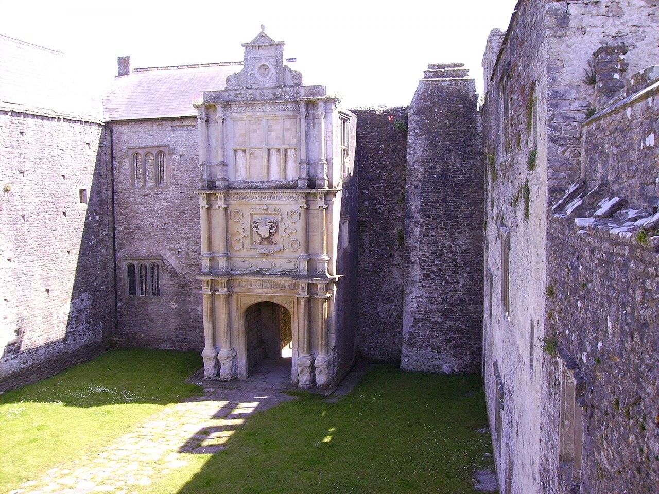 Old Beaupre Castle — United Kingdom of Great Britain and Northern Ireland castle