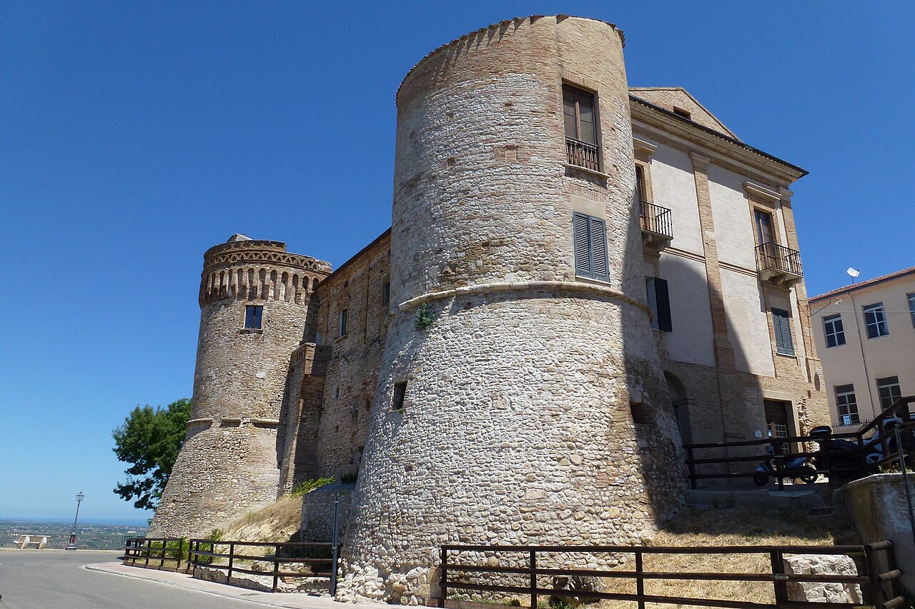 Castello di Monteodorisio — Italy castle