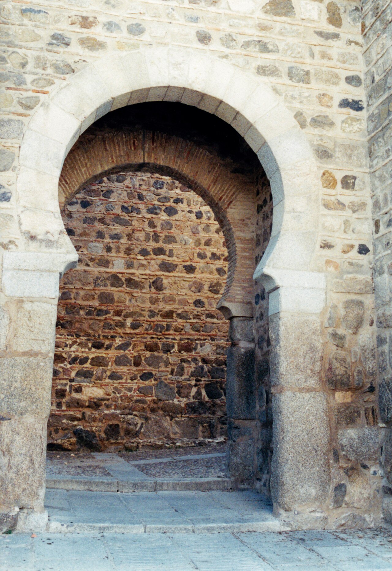 Puerta de Alcántara — Spain castle