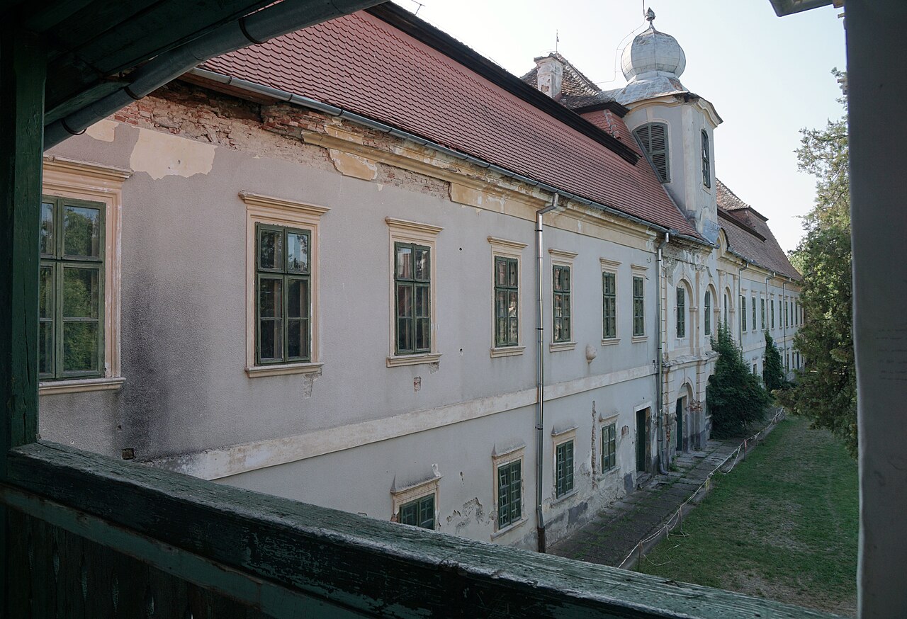Bornemissza Castle — Romania castle