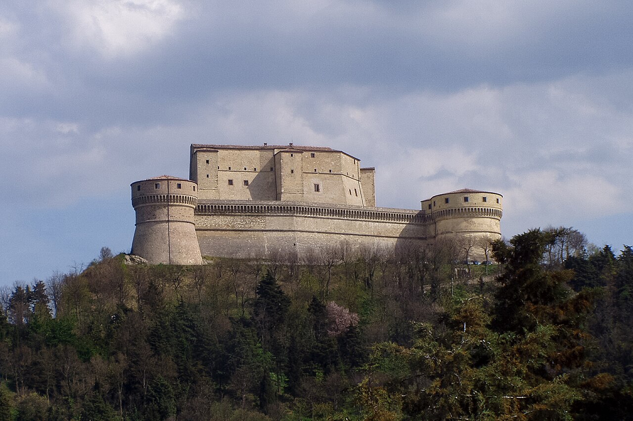 San Leo Fortress — Italy castle