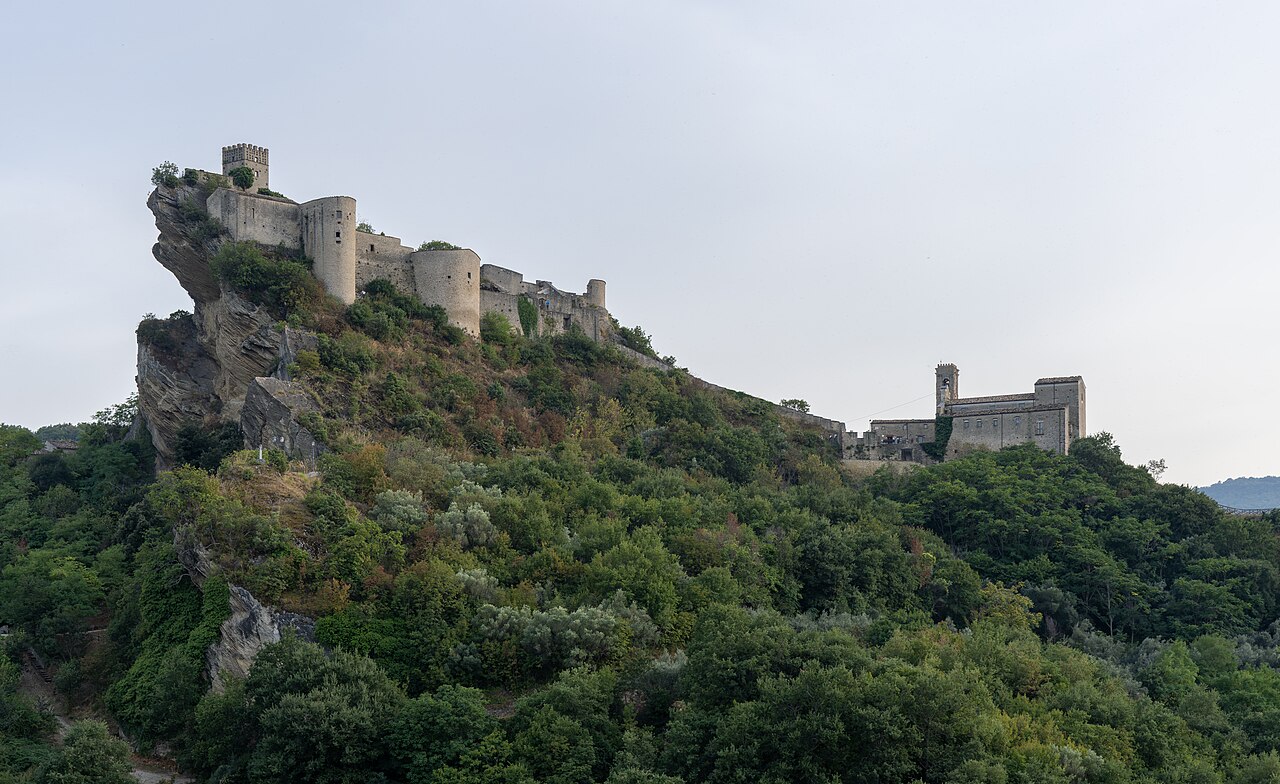 Castello di Roccascalegna — Italy castle