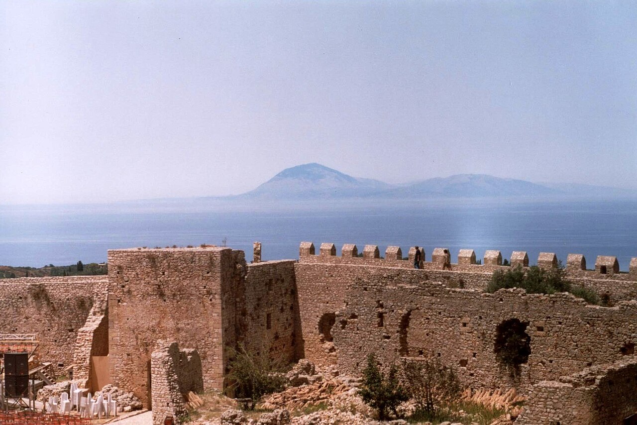 Chlemoutsi Castle — Greece castle