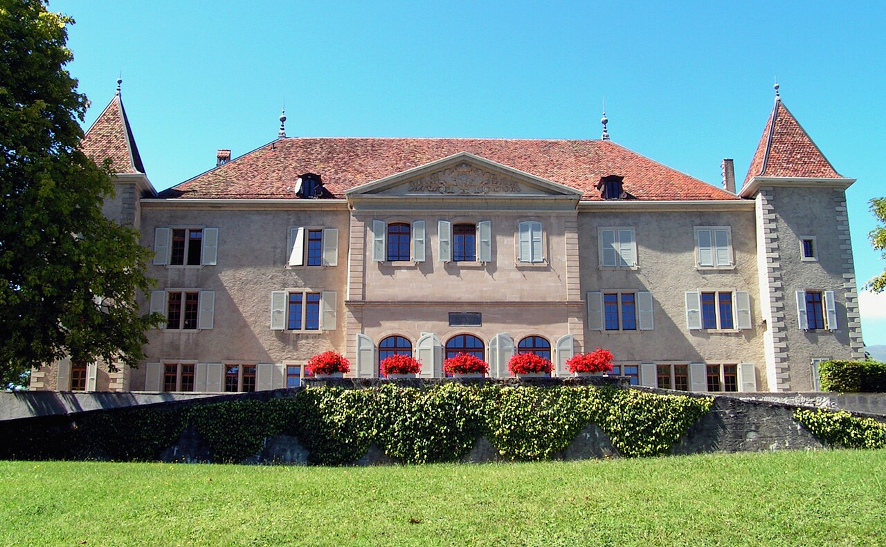 Dardagny Castle — Switzerland castle