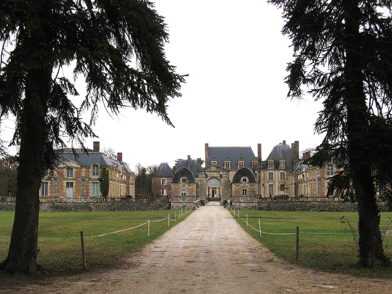 Château de La Ferté-Saint-Aubin — France castle