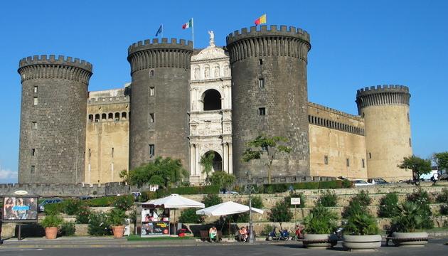 Castel Nuovo — Italy castle