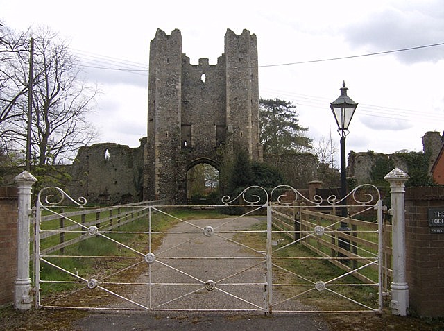 Mettingham Castle — United Kingdom of Great Britain and Northern Ireland castle
