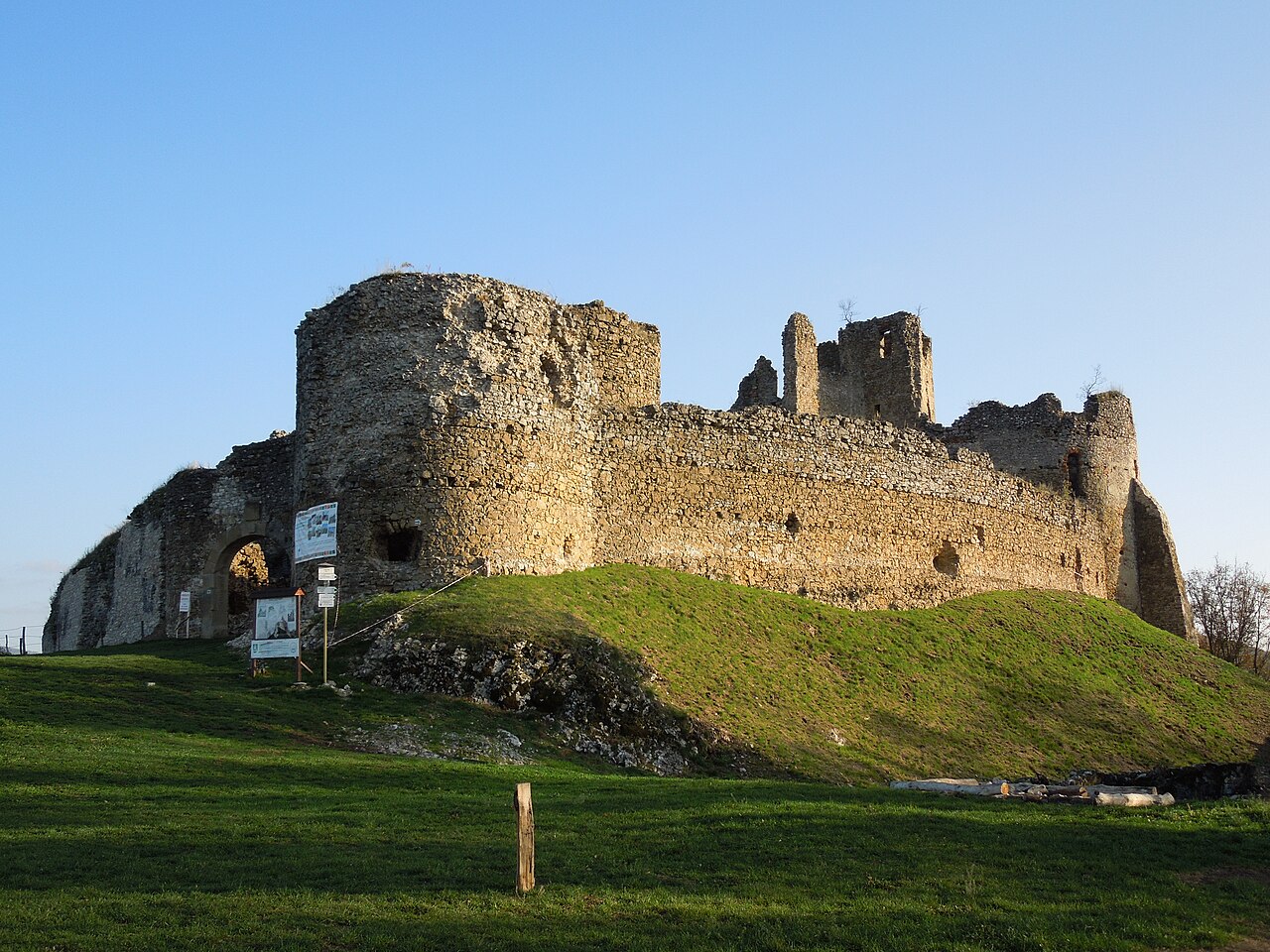 Jasenov Castle Ruins — Slovakia castle