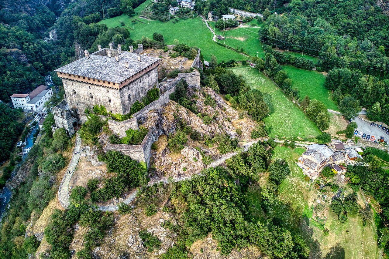 Verrès Castle — Italy castle