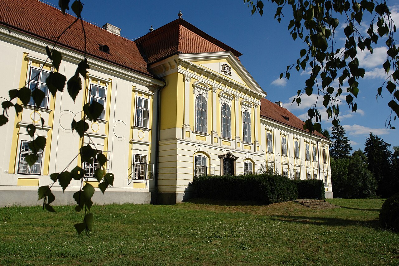 Batthyány Mansion in Zalaszentgrót — Hungary castle