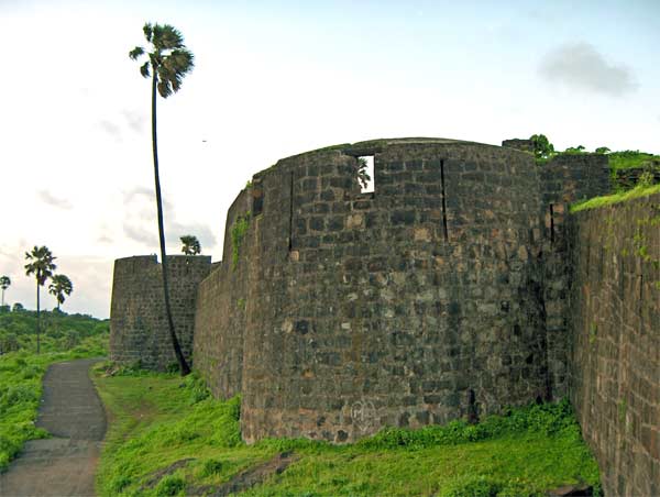 Madh Fort — India castle