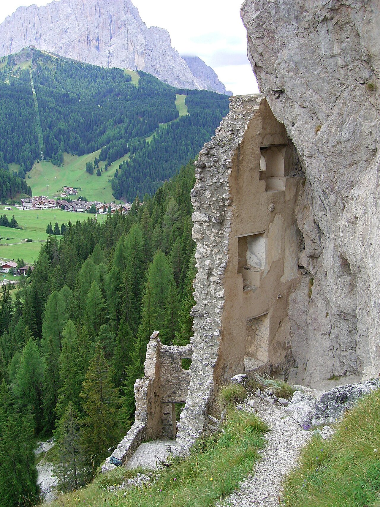 Castle Wolkenstein — Italy castle